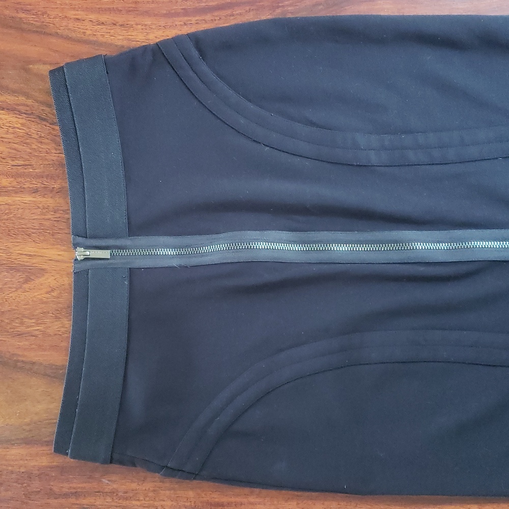 BCBGMAXAZRIA Black Structured Pencil Skirt Exposed Back Zipper Minimalist SMALL - Picture 9 of 14